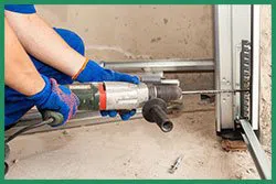 Quality Garage Door Service Covina, CA 626-618-5470 - installation-sid-gr-22m